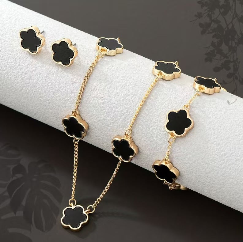 Women's Lucky Five Leaf Flower Fashion Simple Jewelry Set