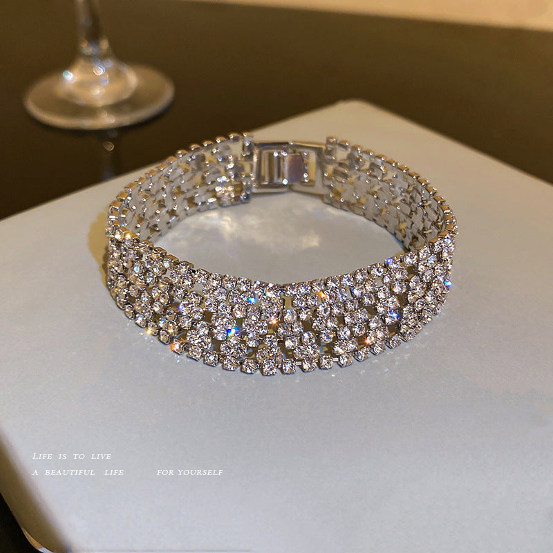 Women's Fashionable Dazzling Diamond For Exaggerated Personalized Bracelets