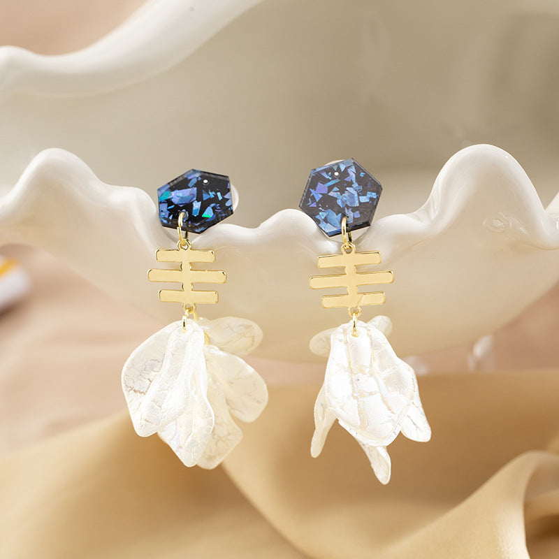 Women's Artistic Fashion Temperament Long Style Petals Versatile Ear Clip