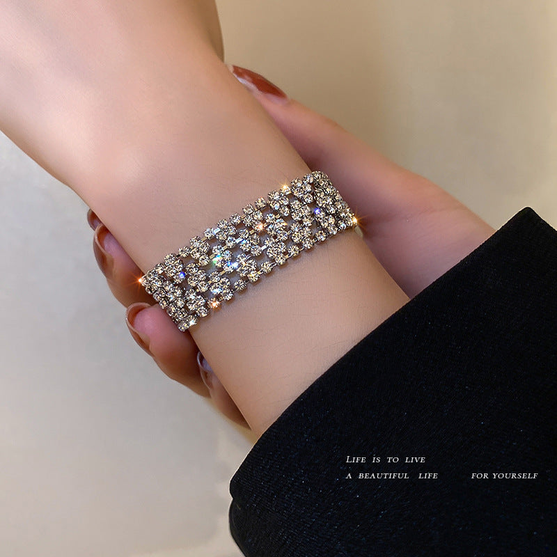 Women's Fashionable Dazzling Diamond For Exaggerated Personalized Bracelets