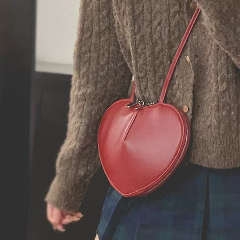 Mini love-shaped crossbody bag, bag women's casual fashion versatile shoulder crossbody bag, fashion stylish love women's bag red