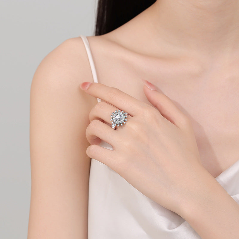 Women's Fashion Little Daisy Spinning Micro Inlaid Zircon Niche Temperament Cold Ring