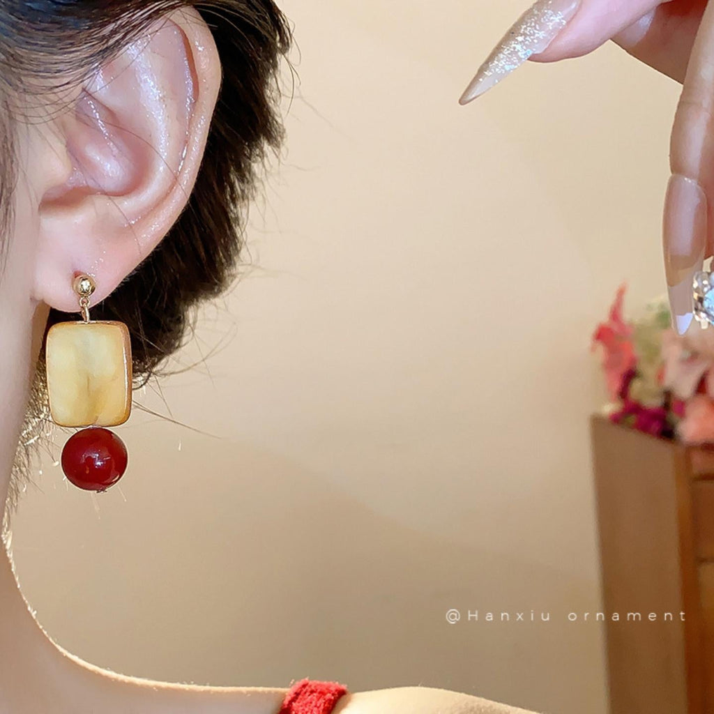Women's Sugar Red Beads Eardrops Chinese Style Retro Fashion Elegance Light Rings