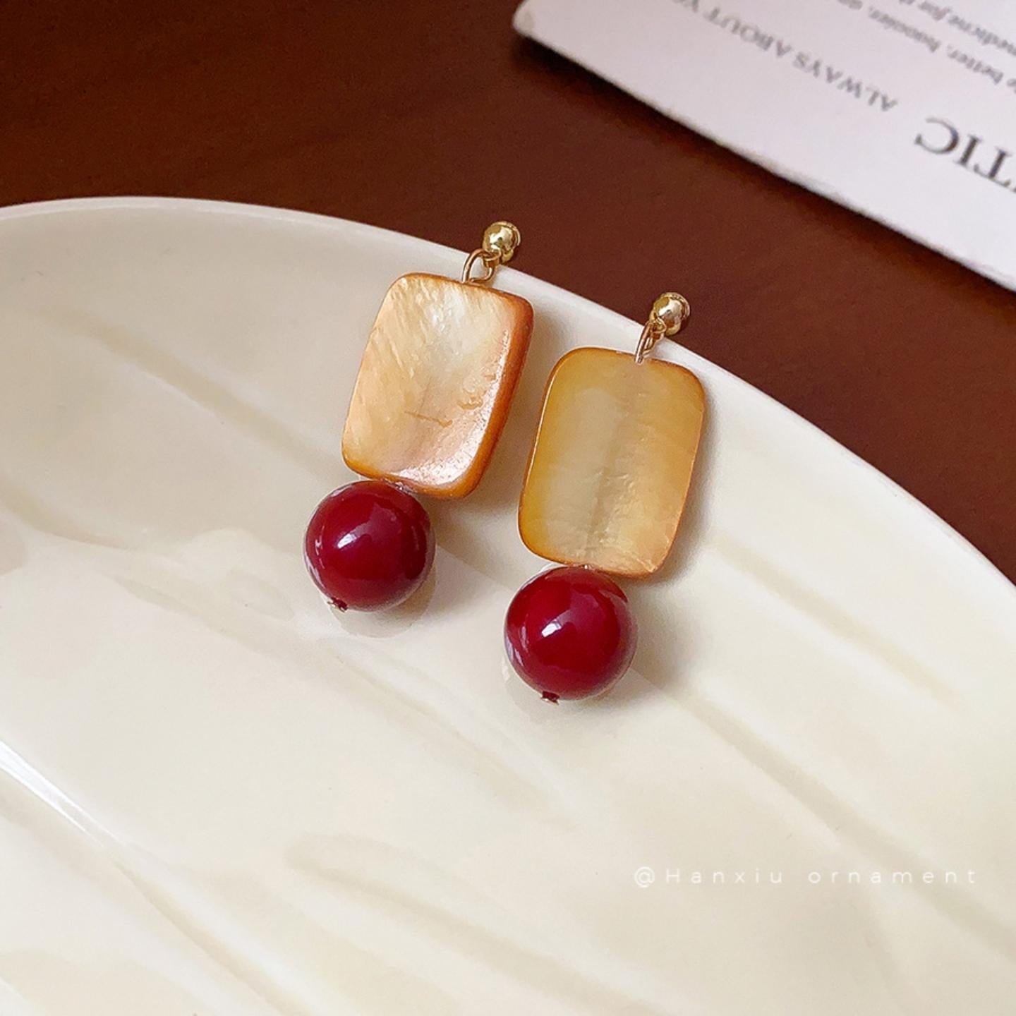 Women's Sugar Red Beads Eardrops Chinese Style Retro Fashion Elegance Light Rings