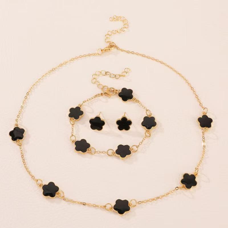 Women's Lucky Five Leaf Flower Fashion Simple Jewelry Set