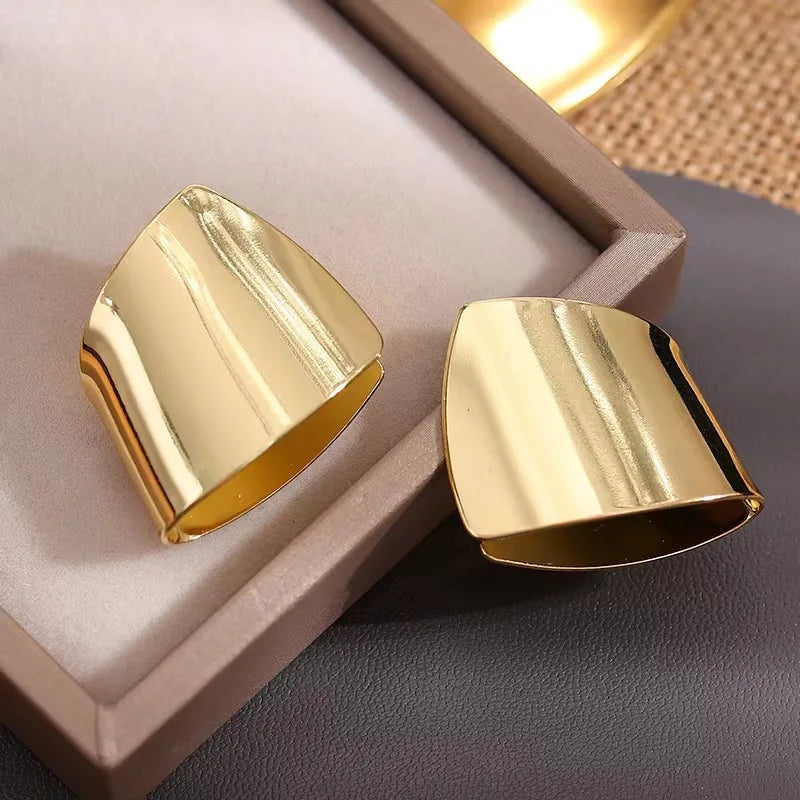New Simple Metal Style Glossy Geometric Earrings For Women Fashionable Personalized Daily Accessory Party Jewelry Birthday Gifts