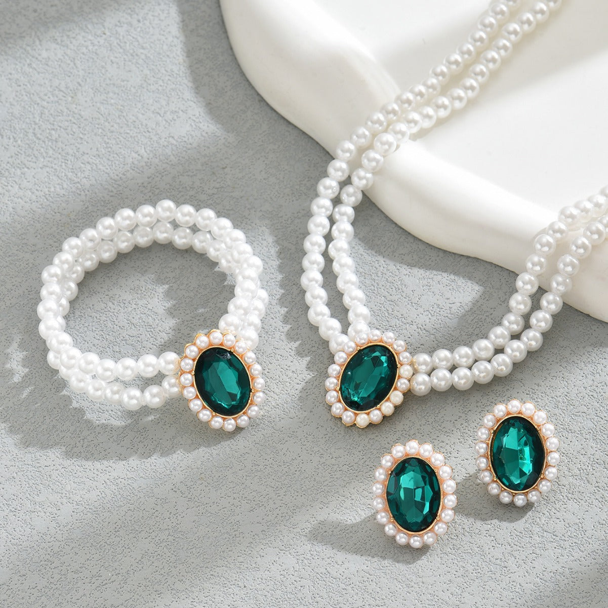 American Fashion Office Style Women 3Pcs Jewelry Set, Niche Bracelet Earrings & Clavicle Chain Inlaid Synthetic Emerald CZ And Faux Pearls, Elegant Daily Matching Accessories